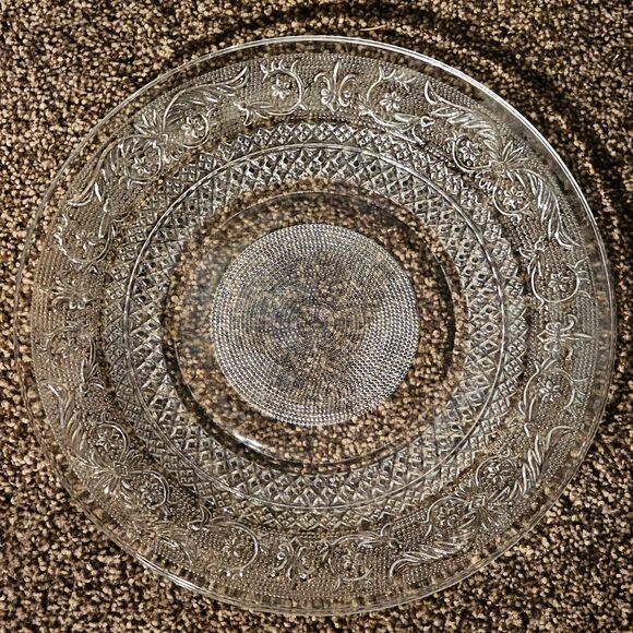 VTG KIG Malaysia Flur-de-Li Pressed Glass Clear 10" Dinner Plate Trellis Pattern - Picture 1 of 9